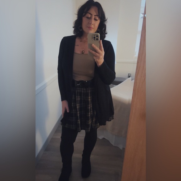 Meet your Posher, Genessa - Picture 3 of 7